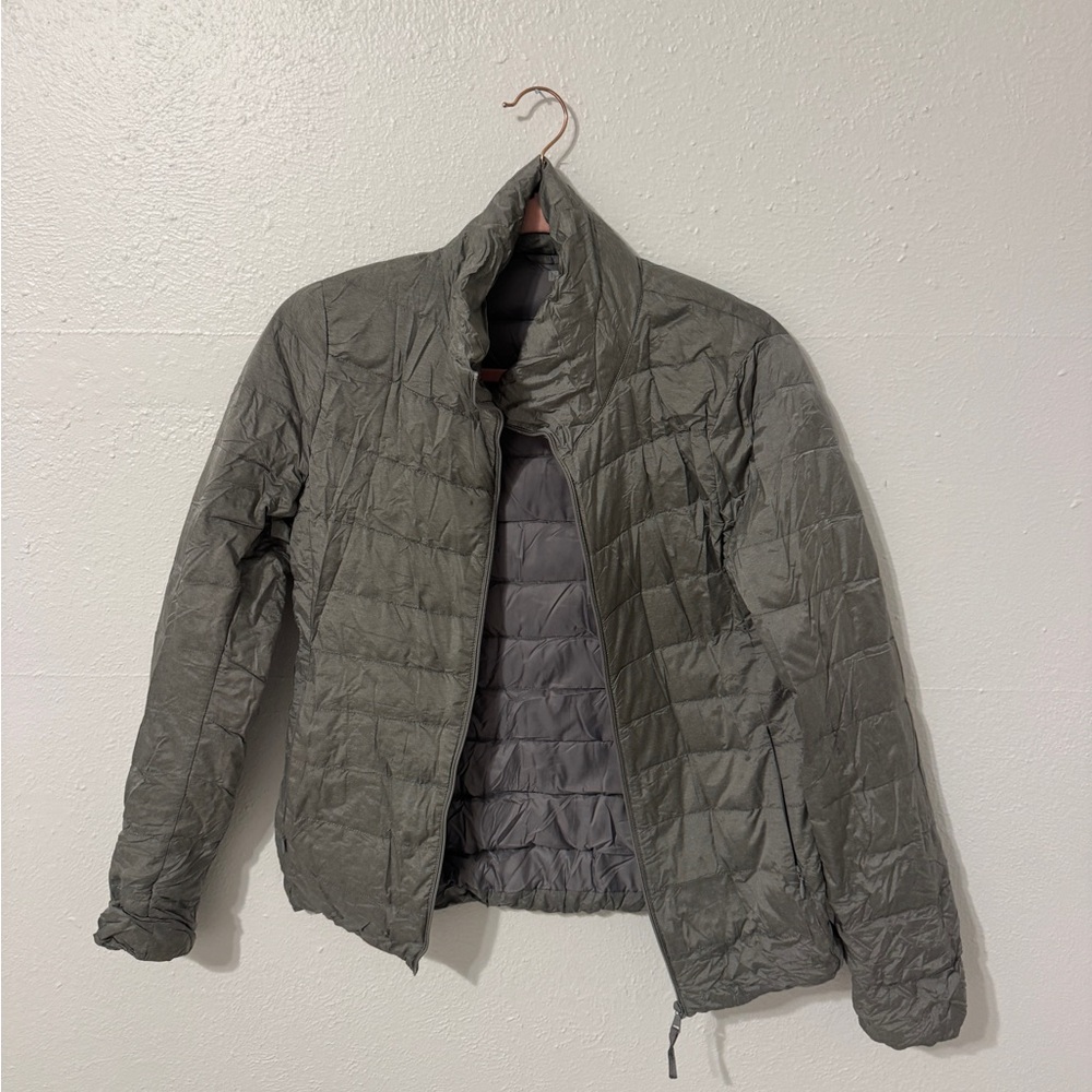 Uniqlo Women’s Gray Ultra Down Jacket